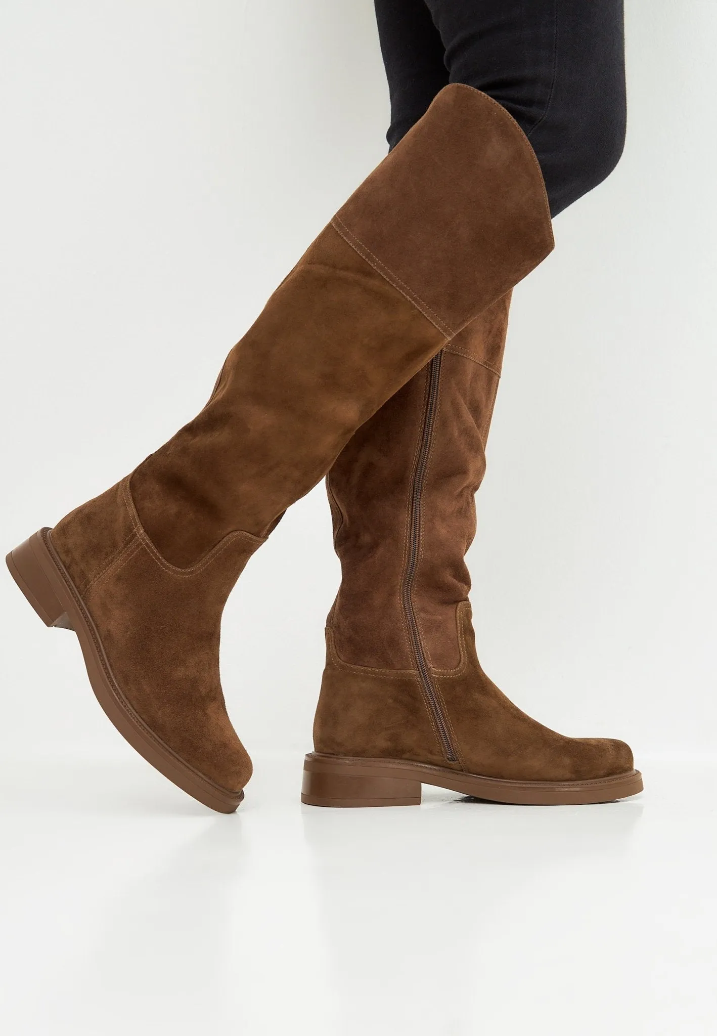 Casual Block Heeled Boots - Brown