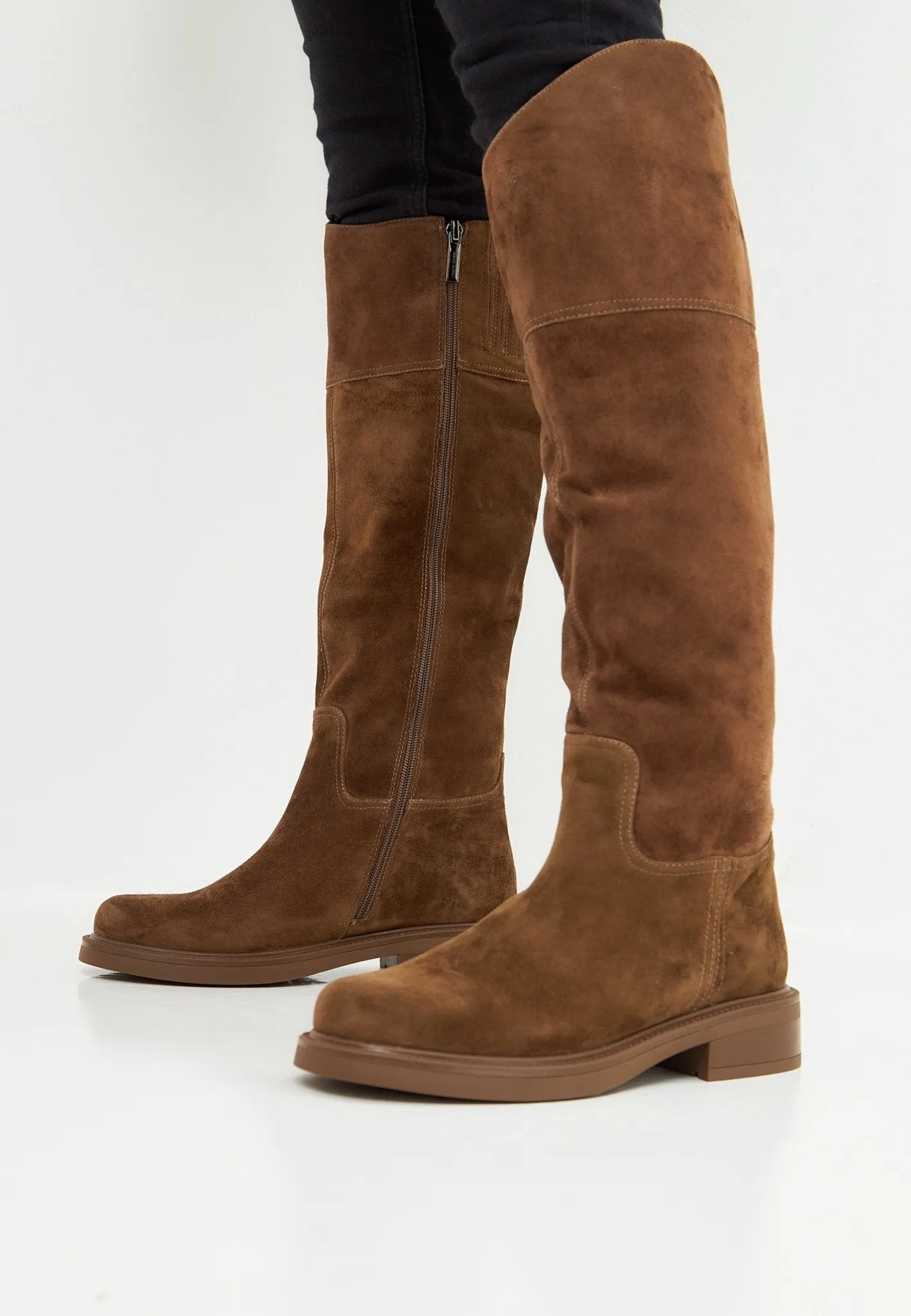 Casual Block Heeled Boots - Brown